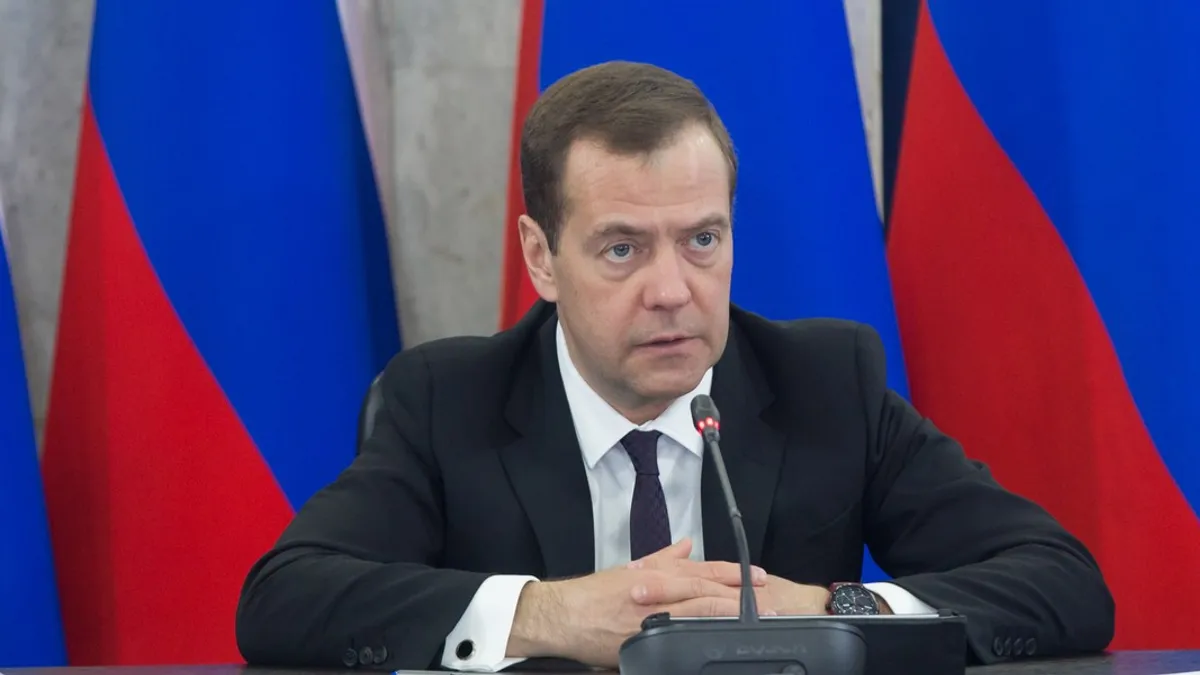 Donald Trump grozi powrotem do testów jądrowych. Dmitrij Miedwiediew odpowiada