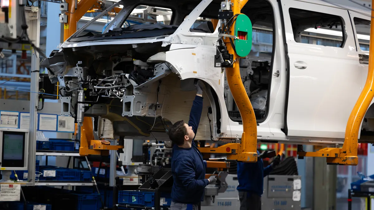 Niemiecki przemysł motoryzacyjny zmaga się z kryzysem i zamknięciami fabryk