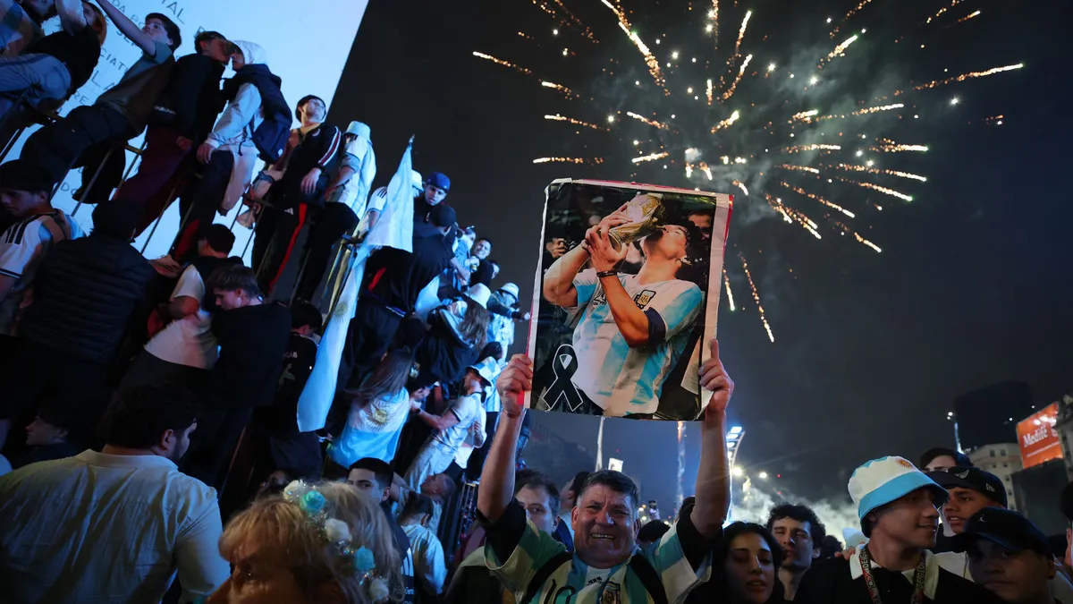 Argentyńscy kibice wierzyli, że Maradona pomógł w meczu z Anglią 2:1