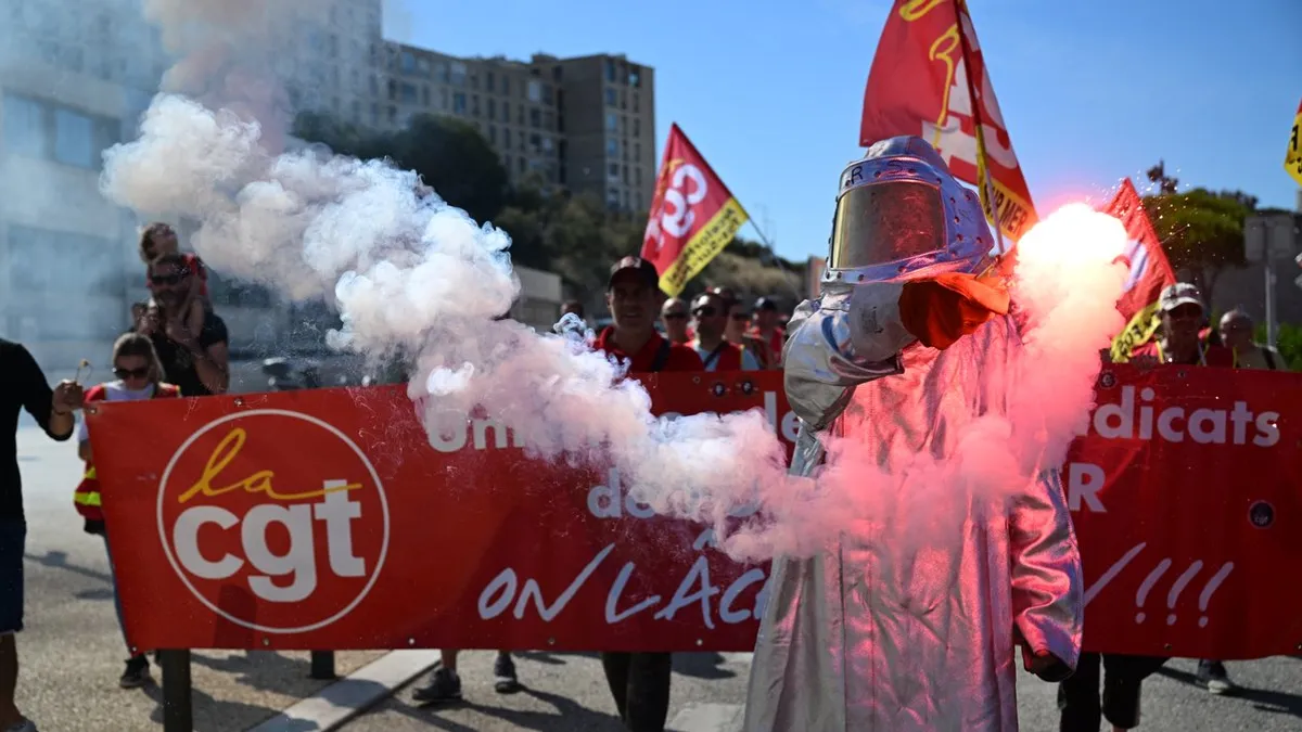 "Czarny dzień" we Francji. Setki protestów w całym kraju. Paryż obawia się powtórki najgorszego scenariusza