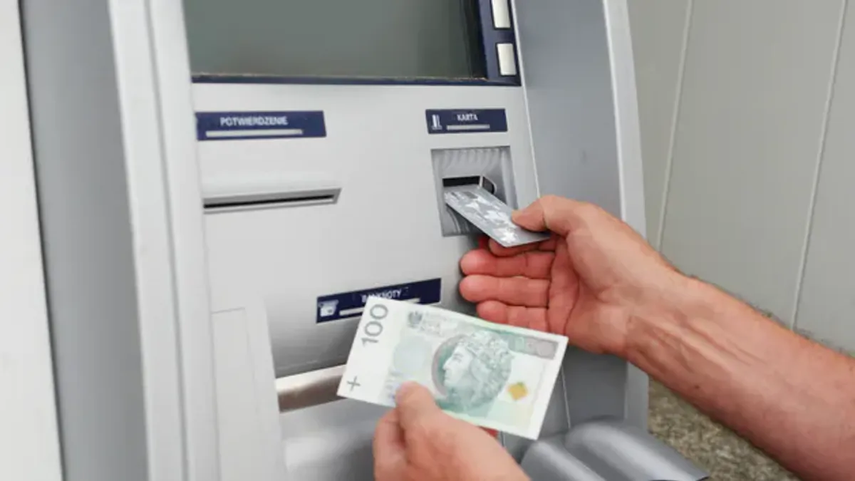 Wpłata do banku. Od takiej kwoty bank zawiadomi skarbówkę