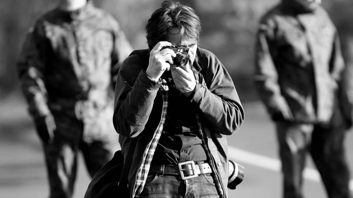 Nie żyje znany fotoreporter Adam Chełstowski. Świadkowie: Karetka przyjechała po 30 minutach