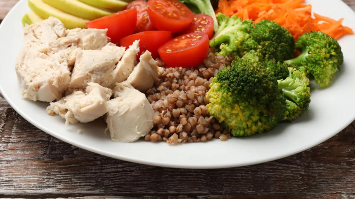 Dieta a rak: Wyniki badań w Nature. Czy wegetarianizm zawsze chroni?