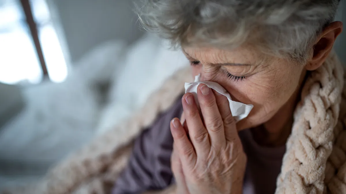 Fala zakażeń przetacza się przez Polskę. Wzrost przypadków o ponad 120 proc.