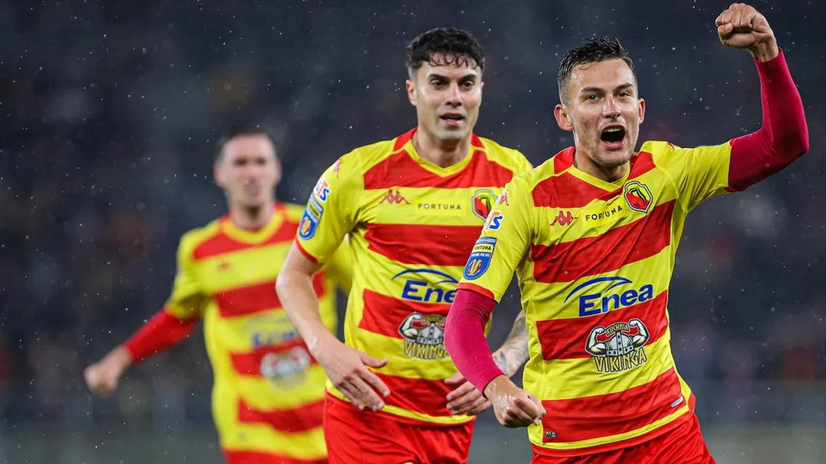 Decydują się losy ważnego piłkarza lidera Ekstraklasy. Są nowe informacje